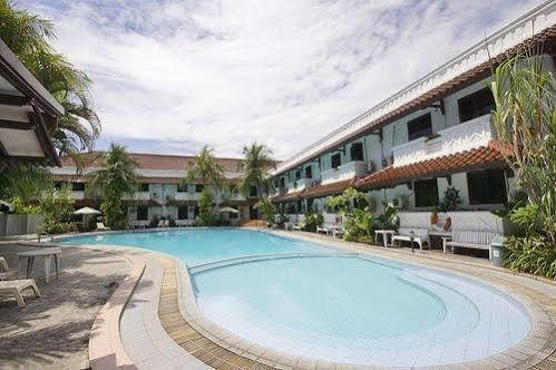 Bahari Inn Tegal Eksteriør billede